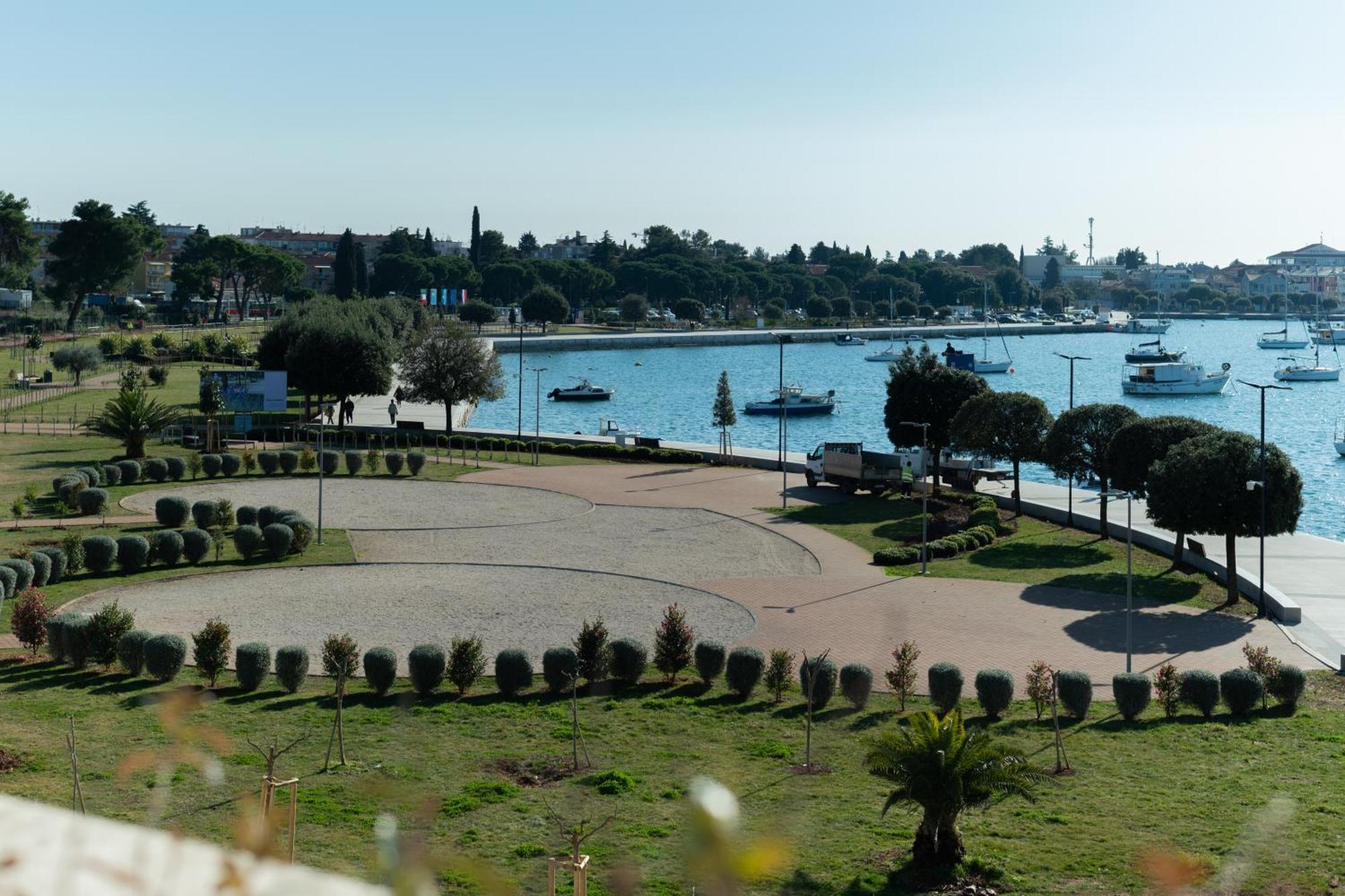 The Garden Palace Umag By Locap Group Exteriör bild